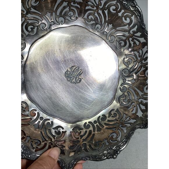 Reed & Barton Silverplate Pierced Footed Fruit Bowl #4865 - Picture 3 of 9